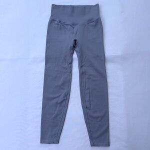 PINK Victoria’s Secret Lavender Active Leggings Size Extra Small